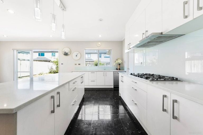 Photo of property in 20 Carrickdawson Drive, Flat Bush, Auckland, 2019