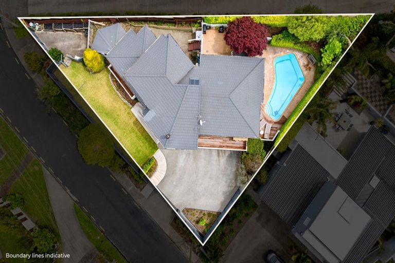Photo of property in 7 Parr Terrace, Castor Bay, Auckland, 0620