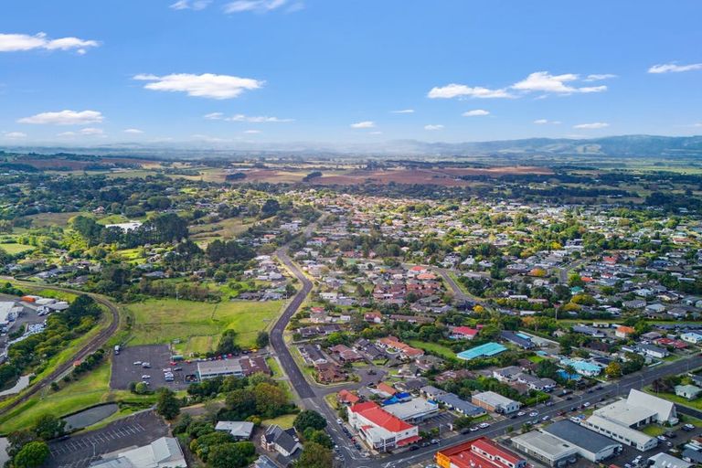 Photo of property in 2a Civic Place, Waiuku, 2123