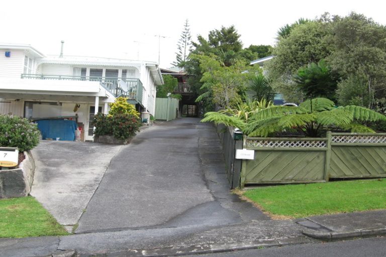 Photo of property in 1/7 Tui Vale Road, Shelly Park, Auckland, 2014