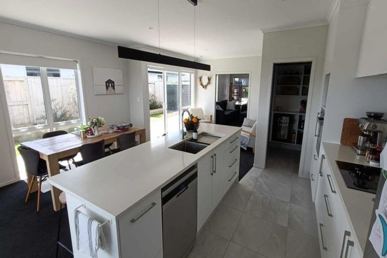 Photo of property in 24 Kahawai Place, Omokoroa, 3114