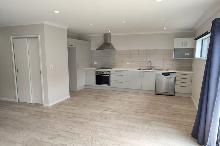 Photo of property in 10 Ridgeview Close, Red Beach, 0932