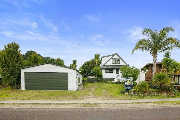 Photo of property in 200 Vista Paku, Pauanui, Hikuai, 3579