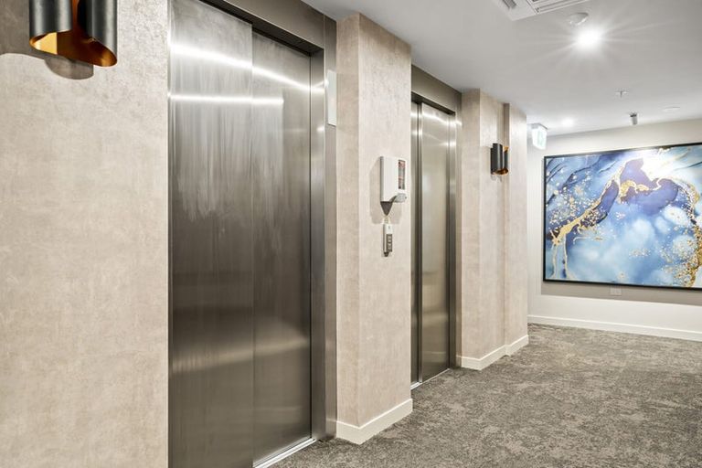 Photo of property in Proximity Apartment Hotel, 906/172u Thorndon Quay, Pipitea, Wellington, 6011