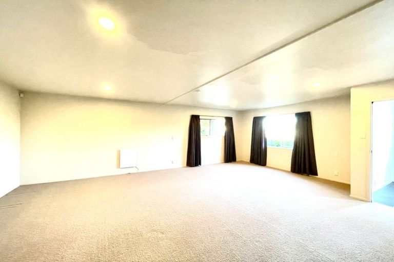 Photo of property in 47b Noeleen Street, Glenfield, Auckland, 0629