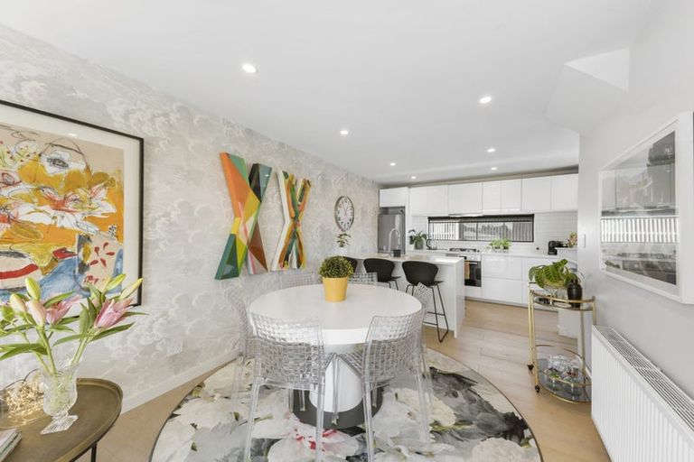 Photo of property in 6c Lyall Parade, Lyall Bay, Wellington, 6022