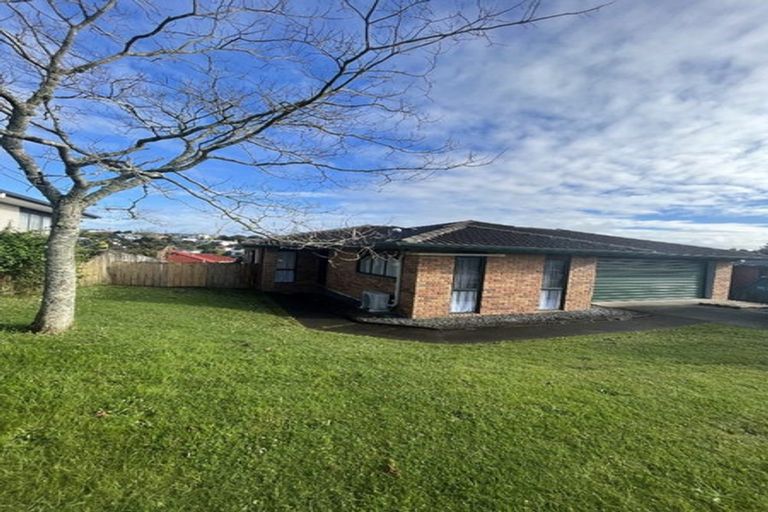 Photo of property in 16 Jubaea Place, Henderson, Auckland, 0610