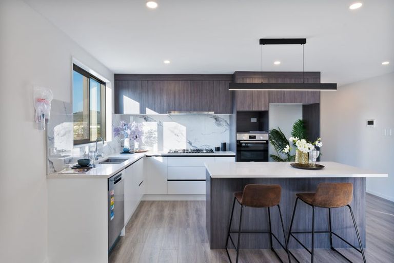 Photo of property in 18b Mackenzie Street, Te Atatu South, Auckland, 0610