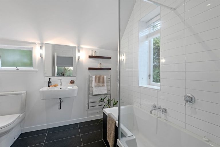 Photo of property in 13 Shalamar Drive, Cashmere, Christchurch, 8022