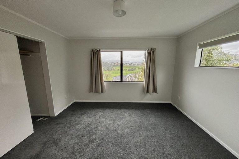 Photo of property in 22 Albatross Close, Whitby, Porirua, 5024