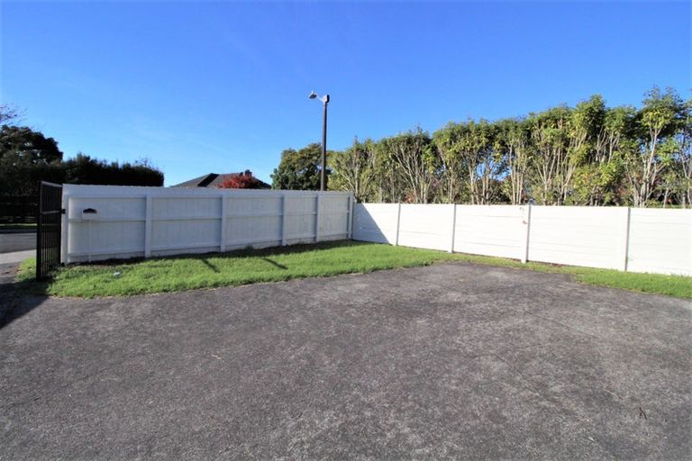 Photo of property in 44 Kervil Avenue, Te Atatu Peninsula, Auckland, 0610