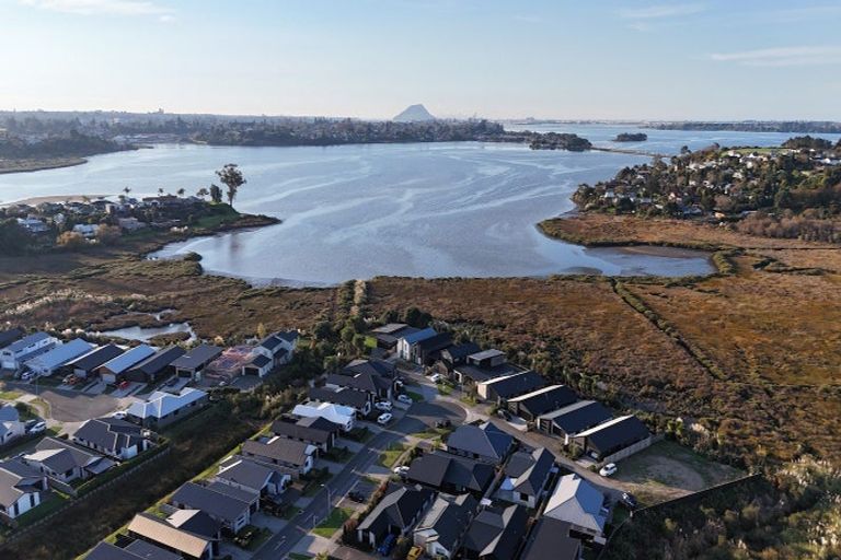 Photo of property in 23 Tangaroa Place, Poike, Tauranga, 3112