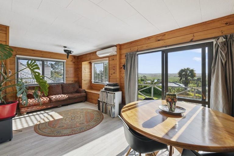 Photo of property in 5 Kaipara Crescent, Helensville, 0800