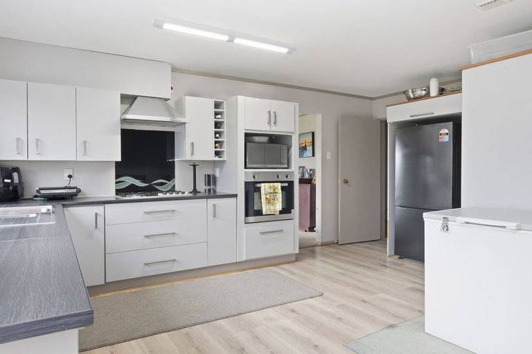 Photo of property in 2/18 Sailmaker Close, Whitby, Porirua, 5024