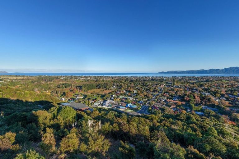 Photo of property in 3 Ridgeview Lane, Paraparaumu, 5032