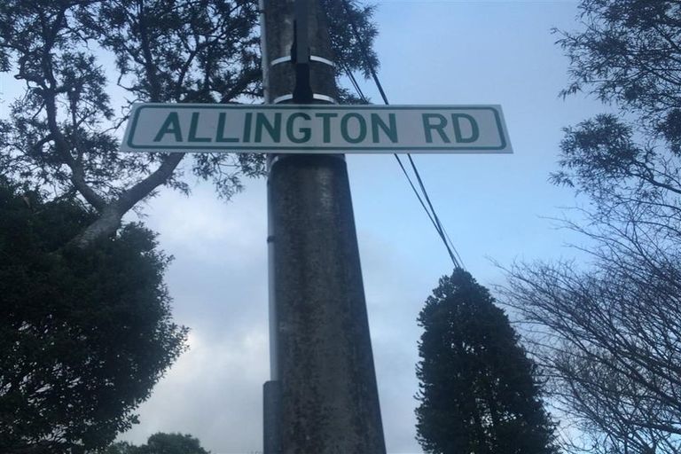 Photo of property in 98 Allington Road, Karori, Wellington, 6012