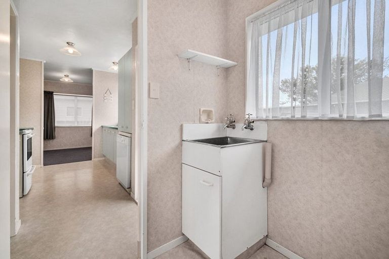 Photo of property in 105 Hillcrest Drive, Kelvin Grove, Palmerston North, 4414