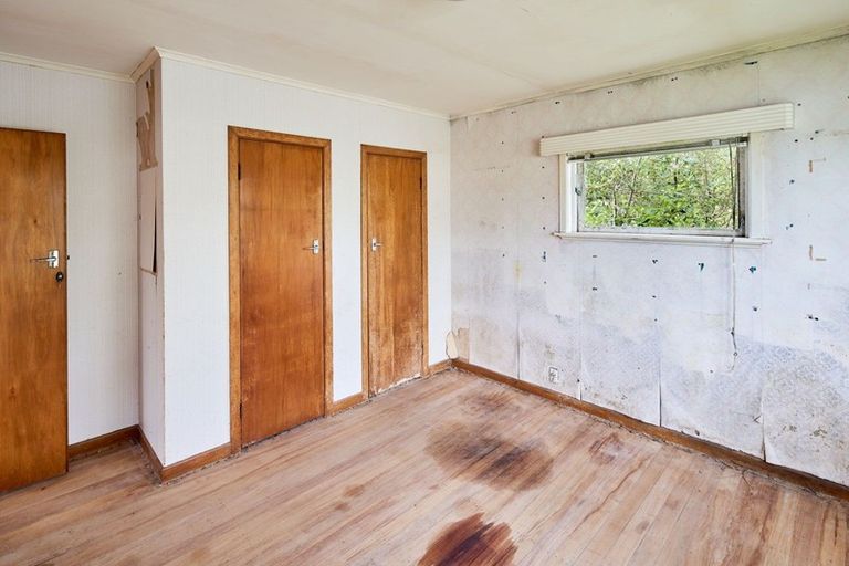 Photo of property in 6 Cunliffe Street, Johnsonville, Wellington, 6037