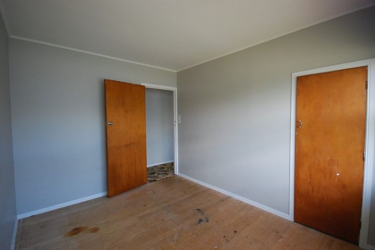 Photo of property in 27 Eddowes Street, Manurewa, Auckland, 2102