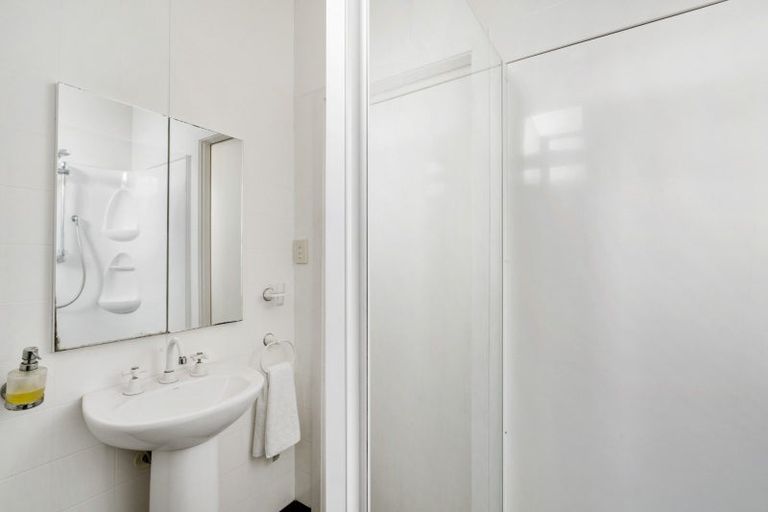 Photo of property in 1 Lucy Road, Bluff Hill, Napier, 4110