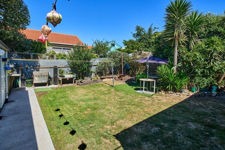 Photo of property in 135 Seaview Road, Paraparaumu Beach, Paraparaumu, 5032