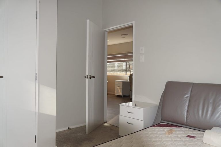 Photo of property in 83a Lake Road, Northcote, Auckland, 0627