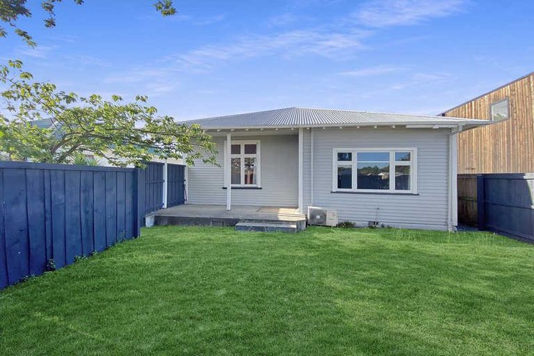 Photo of property in 16 Edgeware Road, St Albans, Christchurch, 8014