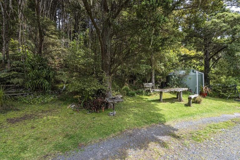 Photo of property in 64 Paparoa Station Road, Paparoa, 0571
