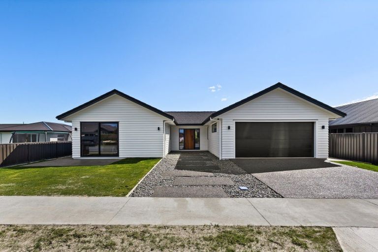 Photo of property in 77 Brookvale Road, Havelock North, 4130