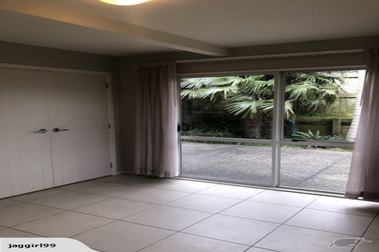 Photo of property in 4a/3 Corrella Road, Belmont, Auckland, 0622