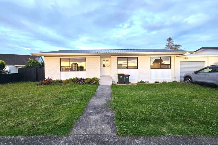 Photo of property in 1/9 Tina Place, Sunnyhills, Auckland, 2010