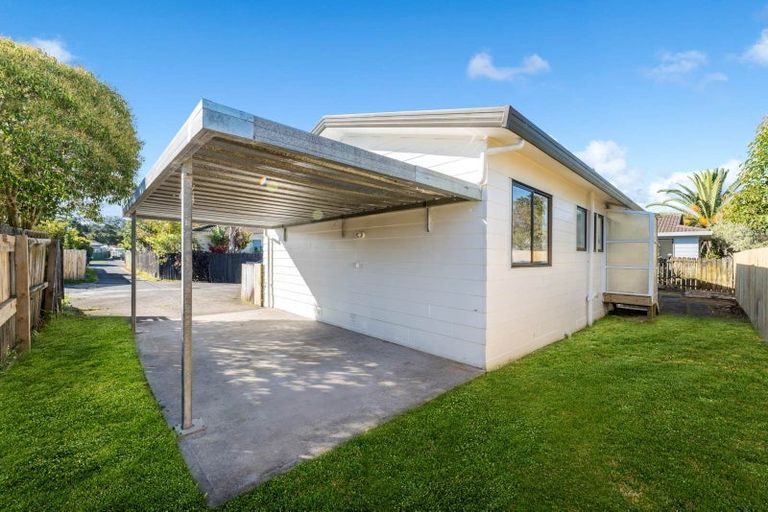 Photo of property in 1/26 Karepo Crescent, Ranui, Auckland, 0612