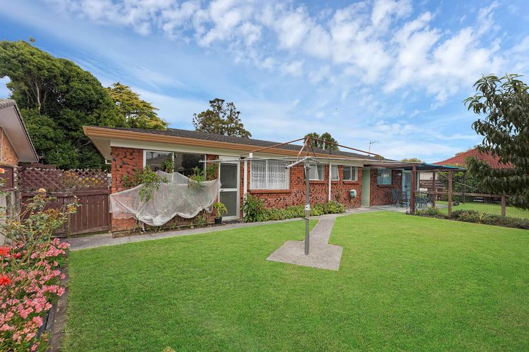 Photo of property in 5 Kirrama Place, Conifer Grove, Takanini, 2112