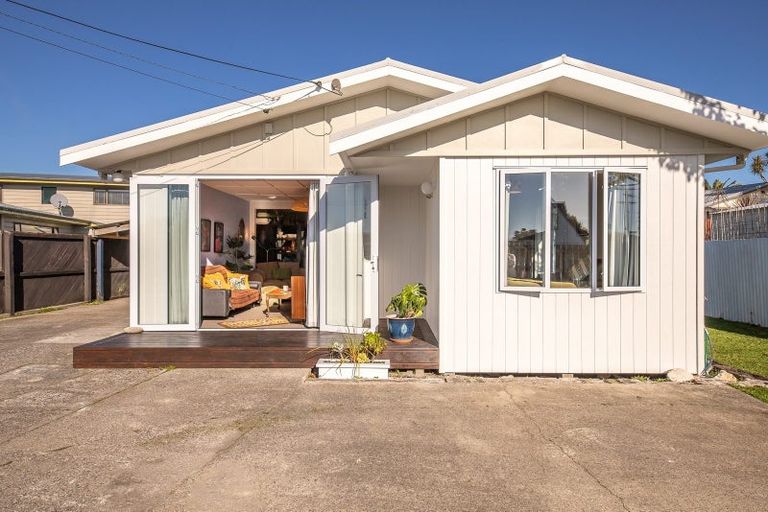 Photo of property in 14 Coates Street, Westport, 7825