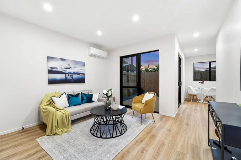 Photo of property in 6/33 Colwill Road, Massey, Auckland, 0614