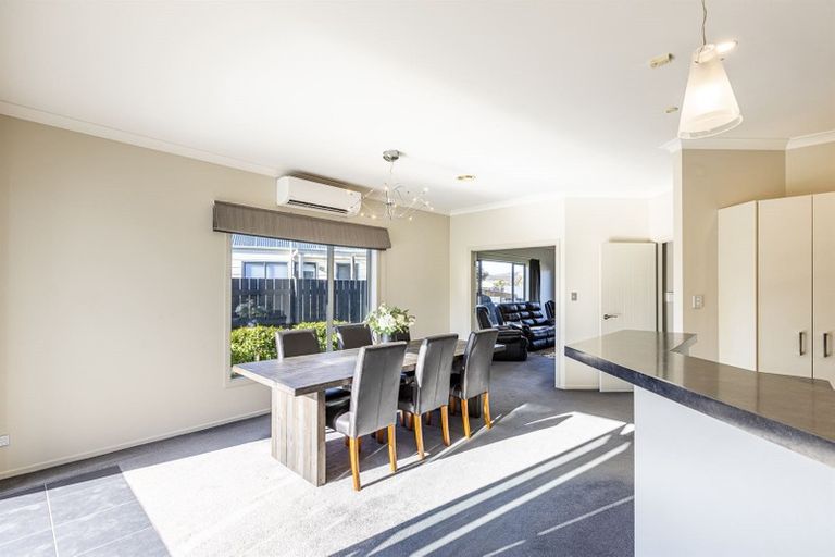Photo of property in 3 Peppertree Glade, Kelvin Grove, Palmerston North, 4414