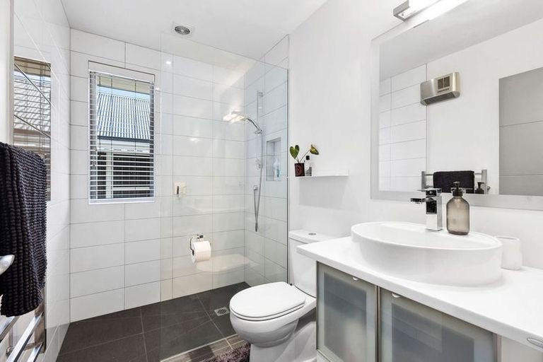 Photo of property in 21a Old Station Avenue, Wanaka, 9305