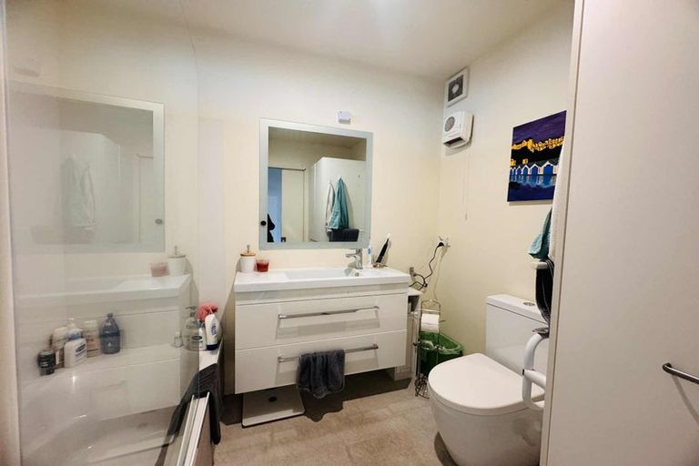 Photo of property in Pirie Street Townhouses, 36/35 Pirie Street, Mount Victoria, Wellington, 6011