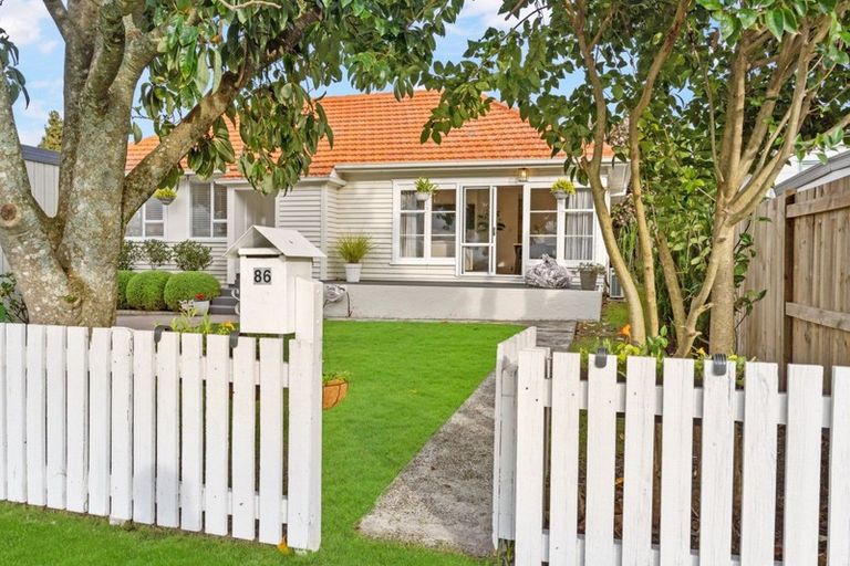 Photo of property in 86 Queen Street, Te Puke, 3119