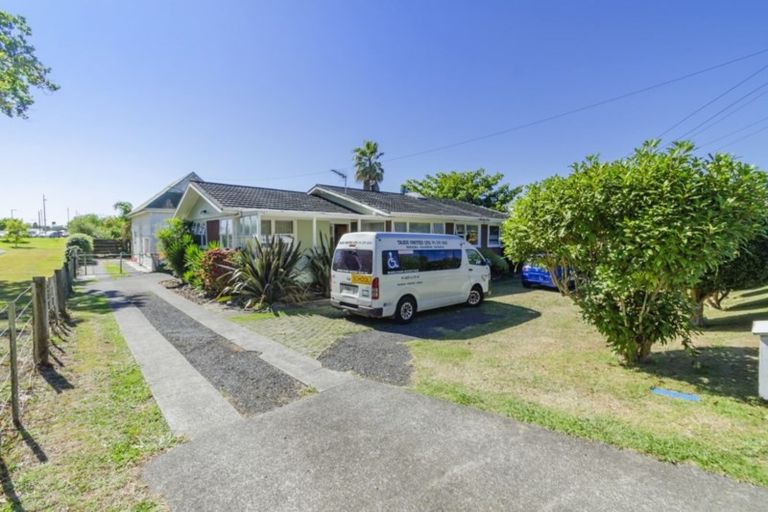 Photo of property in 2 King Edward Avenue, Papakura, 2110