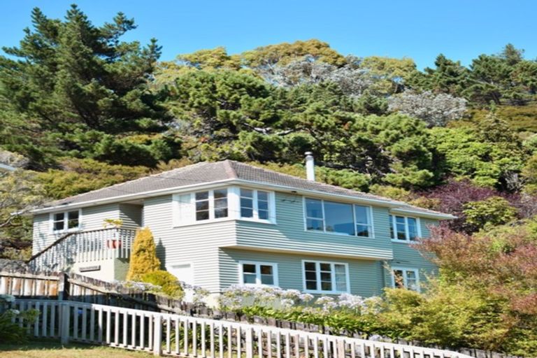 Photo of property in 10 Hill Grove, Naenae, Lower Hutt, 5011