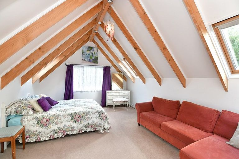 Photo of property in 2 Pineview Lane, Helensville, 0875