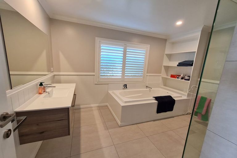 Photo of property in 13 Kestrel Lane, Kinloch, Taupo, 3377