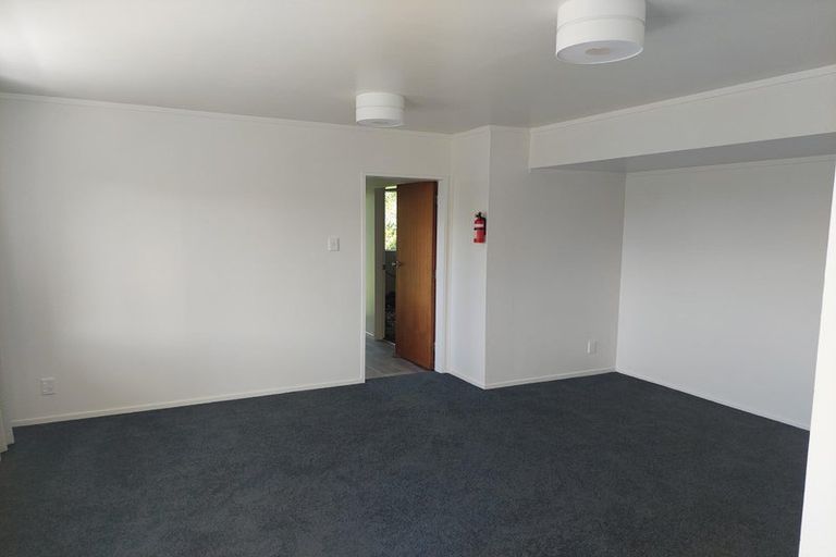 Photo of property in 29b Harbour View Road, Northland, Wellington, 6012