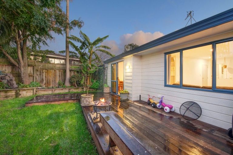 Photo of property in 23 Jelas Road, Red Beach, 0932