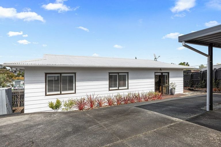 Photo of property in 13 Matipo Road, Te Atatu Peninsula, Auckland, 0610