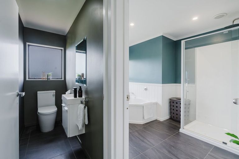 Photo of property in 12 Sunny Dale, Western Heights, Hamilton, 3200