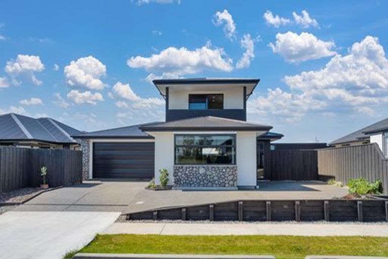 Photo of property in 38 Te Hurunui Drive, Pegasus, 7612