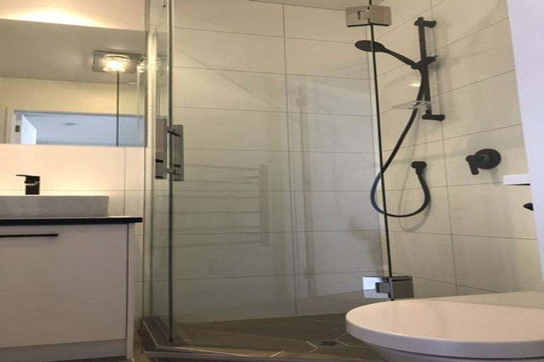 Photo of property in 13 Meritage Lane, Te Atatu South, Auckland, 0610