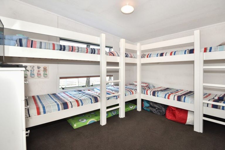 Photo of property in 3 Mahia Heights Drive, Mahia, 4198